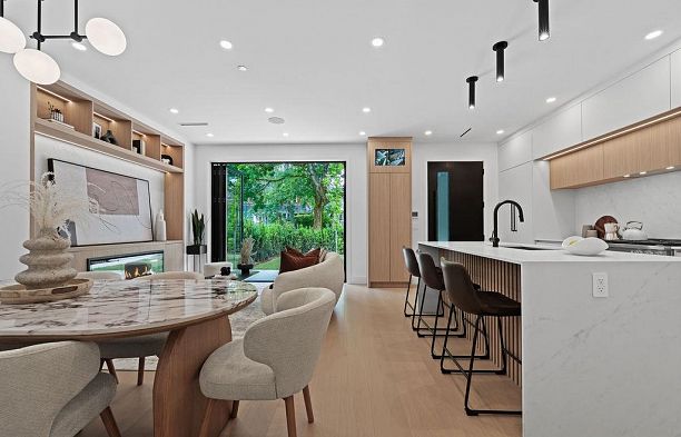 1 3880 W 23rd Avenue Dunbar