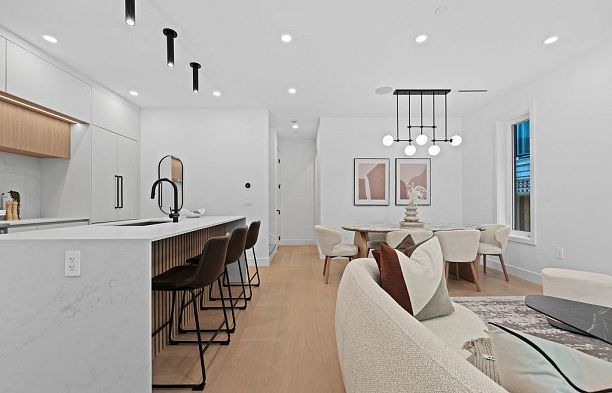 1 3880 W 23rd Avenue Dunbar