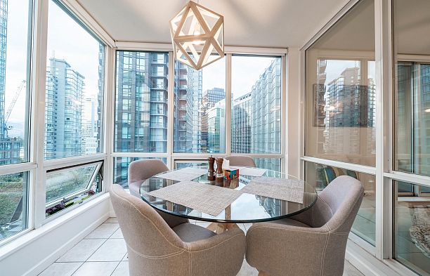 903 1166 Melville Street Coal Harbour