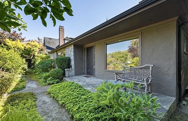 2533 Wallace Crescent Point Grey