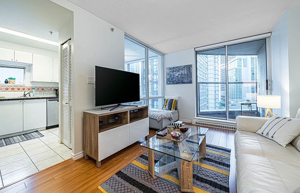 903 1166 Melville Street Coal Harbour