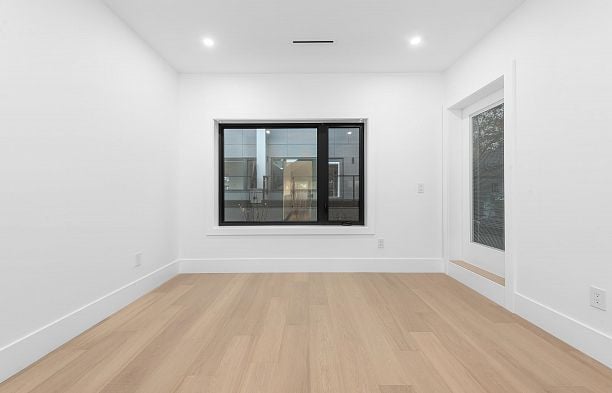 2 273 W 17th Avenue Cambie