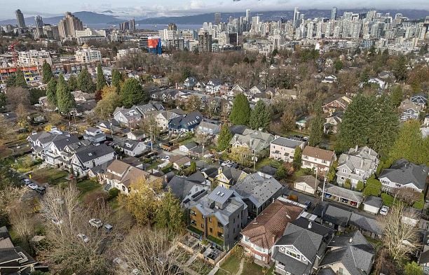 2 273 W 17th Avenue Cambie