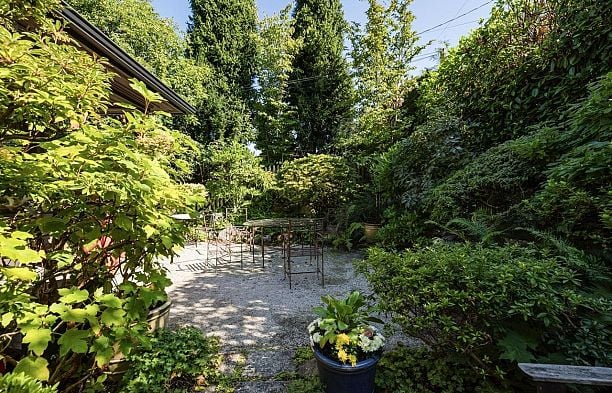 2533 Wallace Crescent Point Grey