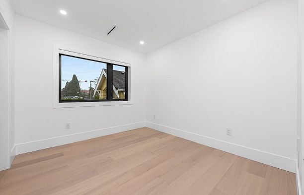 2 273 W 17th Avenue Cambie