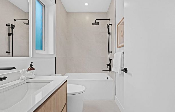 1 3880 W 23rd Avenue Dunbar