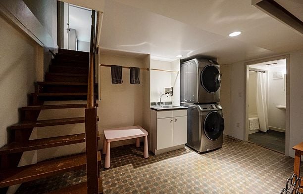 2533 Wallace Crescent Point Grey