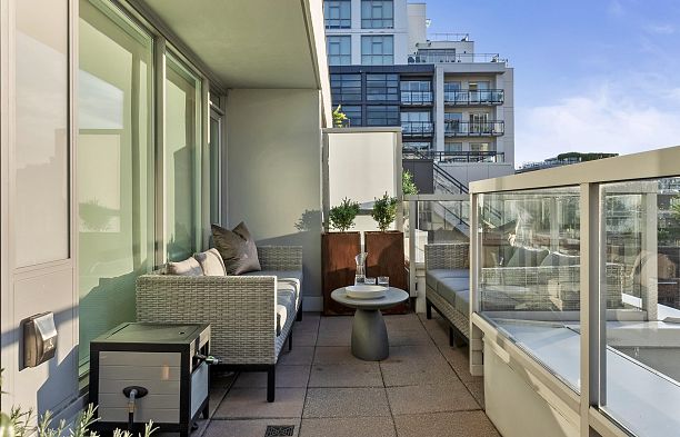 713 1887 Crowe Street False Creek