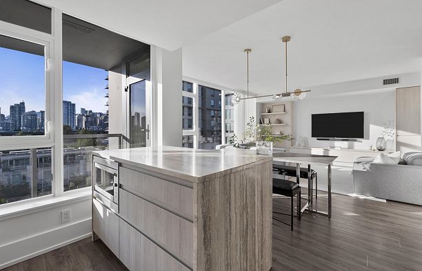 713 1887 Crowe Street False Creek