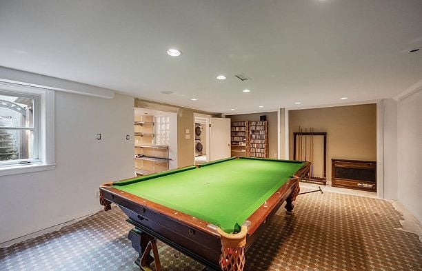 2533 Wallace Crescent Point Grey