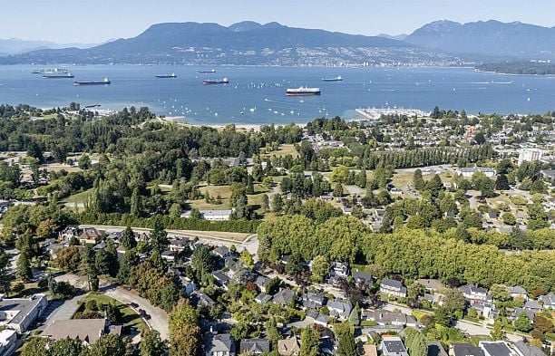 2533 Wallace Crescent Point Grey