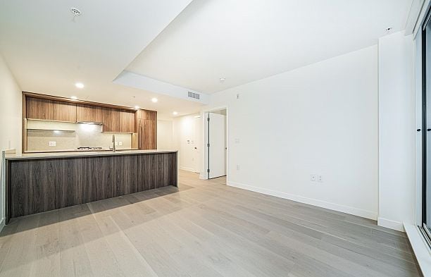 216 5212 Cambie Street Cambie