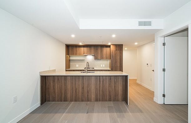 216 5212 Cambie Street Cambie