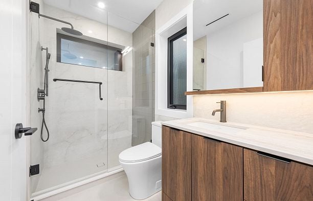 2 273 W 17th Avenue Cambie