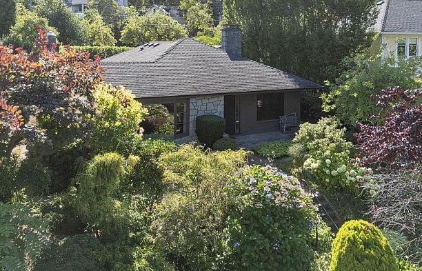 2533 Wallace Crescent Point Grey