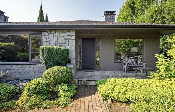 2533 Wallace Crescent Point Grey
