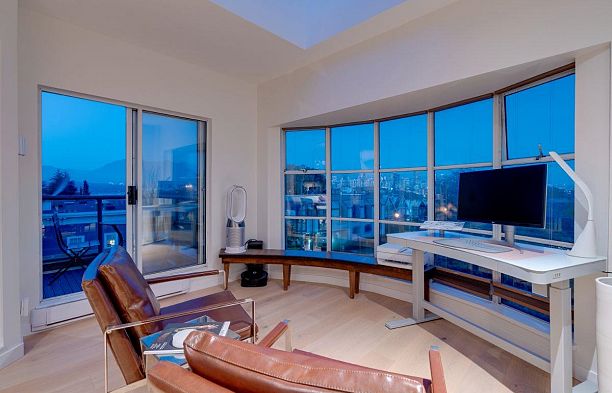 402 2216 W 3rd Avenue Kitsilano