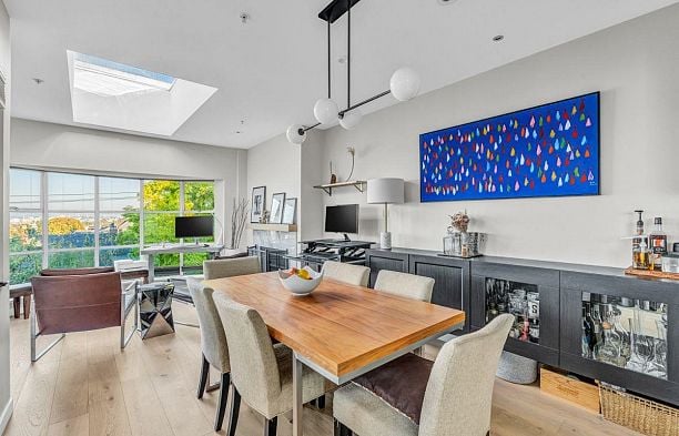 402 2216 W 3rd Avenue Kitsilano