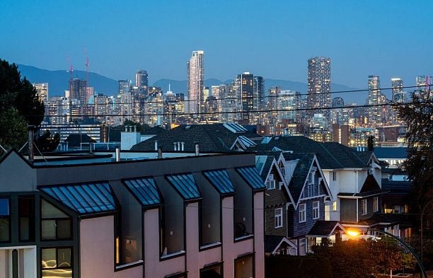 402 2216 W 3rd Avenue Kitsilano