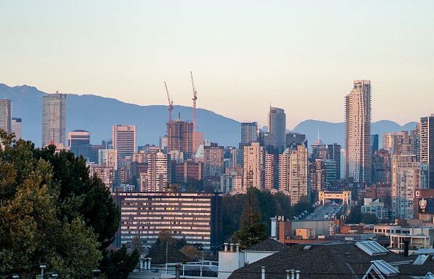 402 2216 W 3rd Avenue Kitsilano