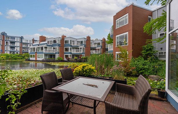 1596 Island Park Walk False Creek