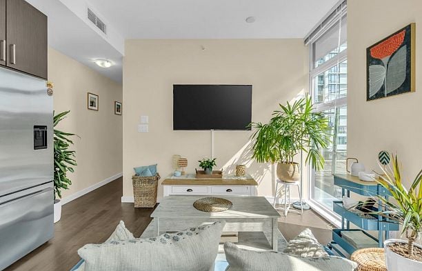 504 38 W 1st Avenue False Creek