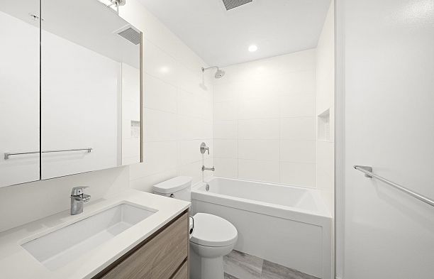 301 523 W King Edward Avenue Cambie