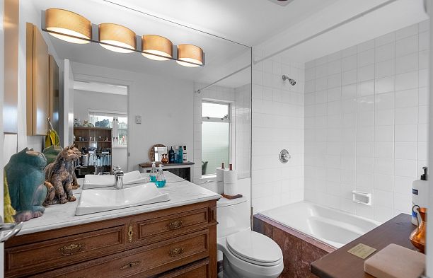 1596 Island Park Walk False Creek