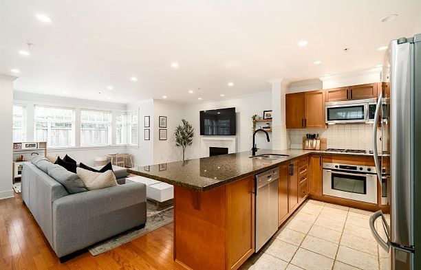 2460 Sasamat Street Point Grey