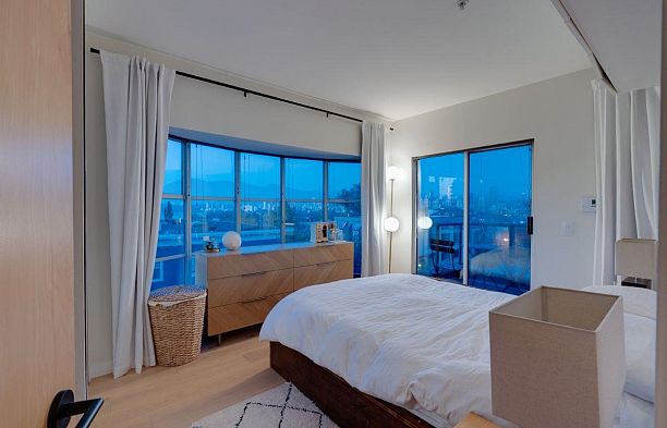 402 2216 W 3rd Avenue Kitsilano