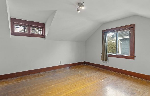 3056 W 6th Avenue Kitsilano