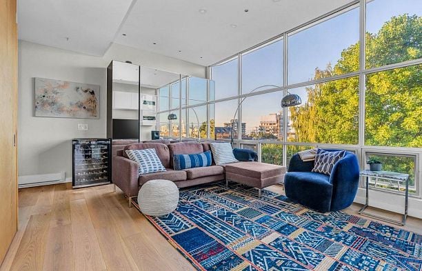 402 2216 W 3rd Avenue Kitsilano