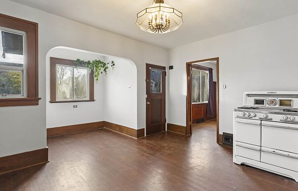 3056 W 6th Avenue Kitsilano