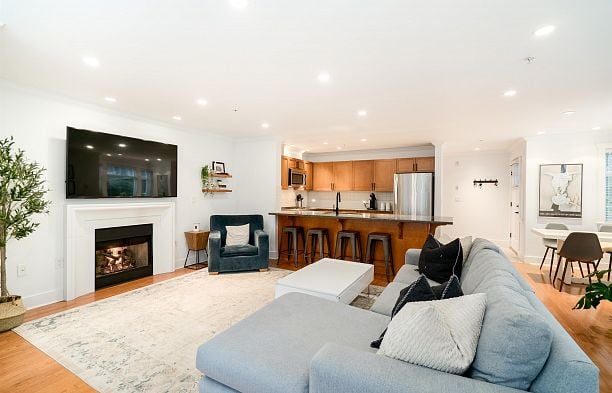 2460 Sasamat Street Point Grey