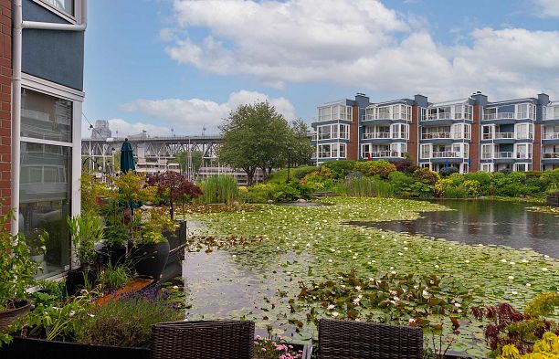 1596 Island Park Walk False Creek