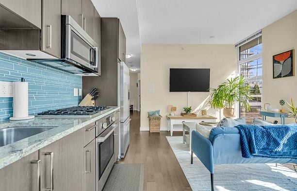 504 38 W 1st Avenue False Creek