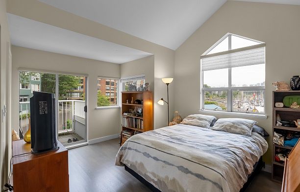 1596 Island Park Walk False Creek