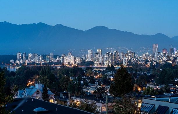 402 2216 W 3rd Avenue Kitsilano