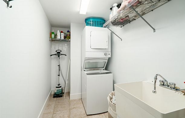 2460 Sasamat Street Point Grey