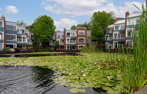 1596 Island Park Walk False Creek