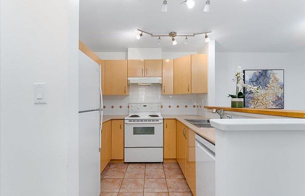 408 3083 W 4th Avenue Kitsilano
