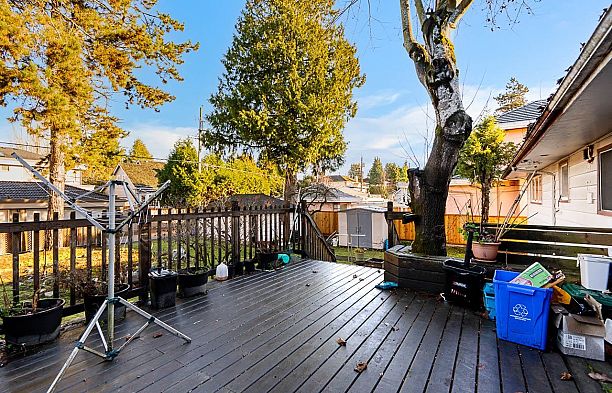 1323 W 49th Avenue South Granville