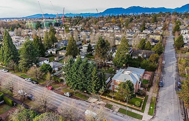 1323 W 49th Avenue South Granville