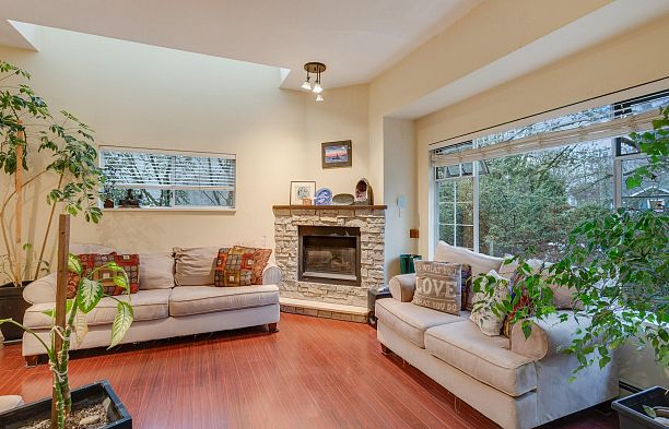 2586 W 8th Avenue Kitsilano