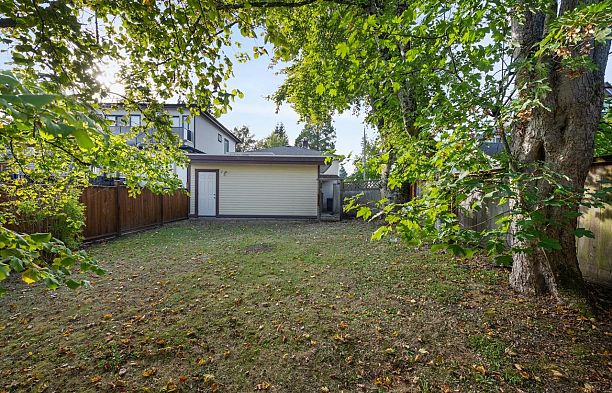 7526 Selkirk Street South Granville