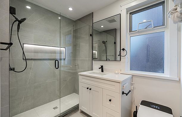 3343 W 3rd Avenue Kitsilano