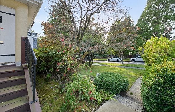 7526 Selkirk Street South Granville