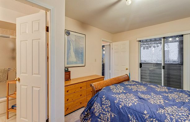 2586 W 8th Avenue Kitsilano