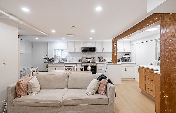 3343 W 3rd Avenue Kitsilano