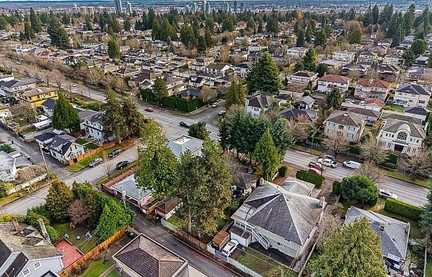 1323 W 49th Avenue South Granville